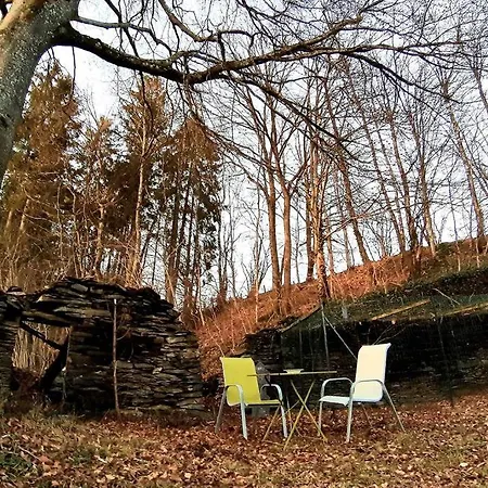 La Maison Sous Les Arbres