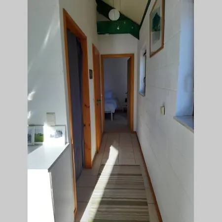 La Maison Sous Les Arbres Гуви