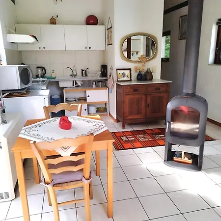 La Maison Sous Les Arbres Tatil Evi Gouvy